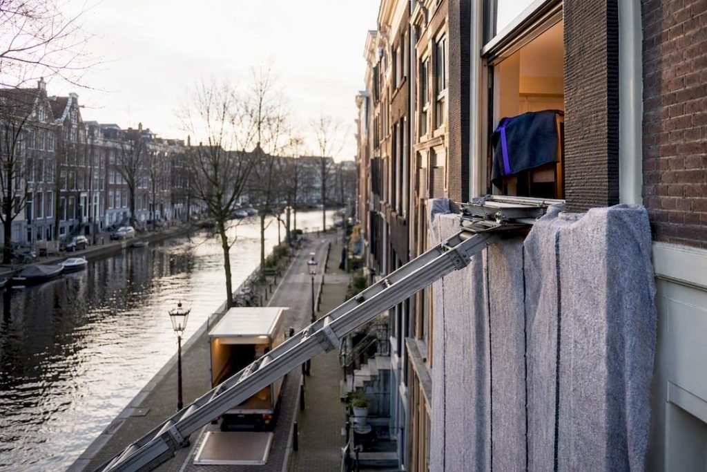 Verhuizing in een Amsterdams grachtenpand